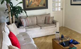 Imagem 4: Belíssimo e muito bem localizado próximo ao metro tendo 3 dormitórios 1 suíte e 2 vagas, t