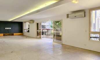 Imagem 6: 330m2 Ao lado do Clube Pinheiros com 4 vagas e varanda