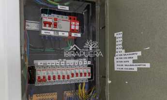 Imagem 4: Lindo apartamento de 183m2 com 3 dormitórios, sendo 1 com suíte, 2 banheiros e 1 vaga à ve