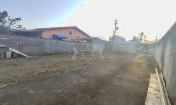 Imagem 4: Edícula com terreno amplo no bairro Jardim das Gaivotas, Caraguatatuba, Litoral Norte de S