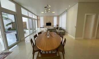 Imagem 2: Casa de condomínio para venda possui 510 metros quadrados com 4 quartos