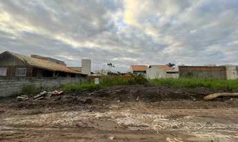 Imagem: Terreno bem localizado - rua sendo pavimentada