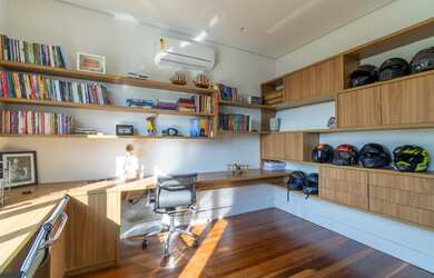 Imagem 7: Casa de condomínio sobrado para venda tem 840 metros quadrados com 5 quartos