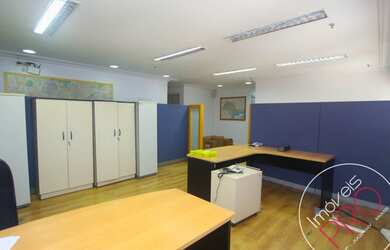 Imagem 2: Andar comercial inteiro em Moema, são 317,80m² de área útil a 300 metros da estação Moema