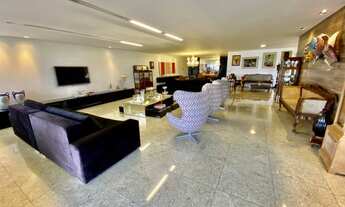 Imagem 4: Apartamento à beira-mar com 430 metros distribuídos em 4 amplas suítes