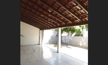 Imagem 5: Casa a venda com 3/4 internos, área na frente e fundo c/ churrasqueira, financia veja o vi