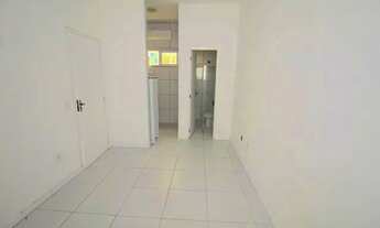 Imagem 2: Excelente quitinete com 1 quarto, cozinha, wc social, armários, área privativa 24m². Local