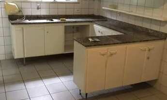 Imagem 5: Casa de condomínio para aluguel e venda possui 210 metros quadrados com 4 quartos