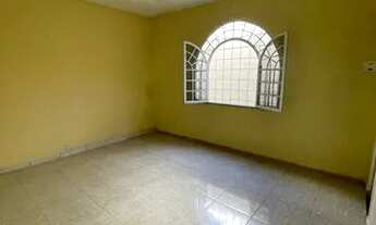 Imagem 4: Casa no Parque 10 px do Veneza / 3 quartos + Psicina / Via Pública