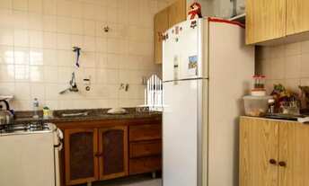 Imagem 4: CASA TÉREEA DE 225M², POSSUI 2 DORMITÓRIOS, 1 SALA, 2 BANHEIROS E 4 VAGAS À VENDA NA REGIÃ