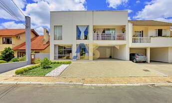 Imagem 2: Casa mobiliada e decorada em condomínio, com 02 suítes e 02 quartos e em localização privi