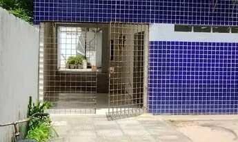 Imagem 3: Casa comercial em pau amarelo