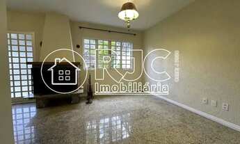 Imagem 3: Imóvel para venda possui 170 metros quadrados com 5 quartos em Alto - Teresópolis - RJ