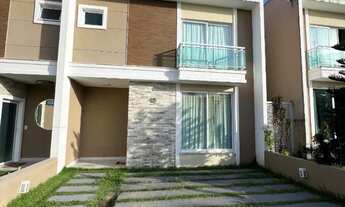 Imagem: Casa duplex com três quartos sendo dois