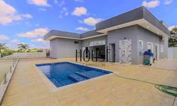 Imagem: Casa em Saint Charbel à venda em condomínio