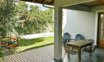 Imagem 5: Sobrado para venda possui 155 metros quadrados com 3 quartos em Rio Tavares - Florianópoli