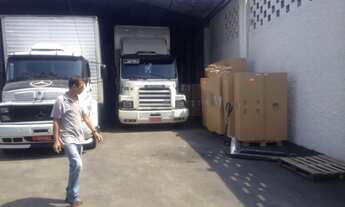 Imagem 5: Galpão 2.500m. Realengo Esquina c/ a Av. Brasil. Altura do posto Vagão. Sentido Centro