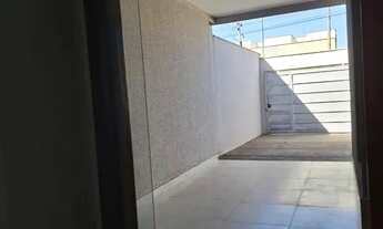 Imagem 2: Casa para Venda em Goiânia, Setor Orientville, 3 dormitórios, 1 suíte, 2 banheiros, 4 vaga