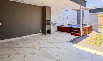 Imagem 3: Casa Térrea no Residencial Canadá | Piscina Aquecida, Closet e 4 Vagas