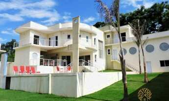 Imagem 2: Casa Nova, moderna, 4 suítes e 7 vagas cobertas!