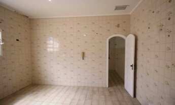 Imagem 3: 4 dormitórios,2 suítes, edícula independente,3 vagas garagem. Vila Valença São Vicente