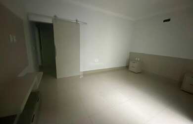 Imagem 7: Belíssima casa em condomínio de 350m² dispondo de fino acabamento