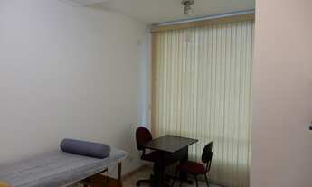 Imagem 7: 2 salas em casa de espaços voltados à saúde e bem estar, com copa, banheiros, ar condic