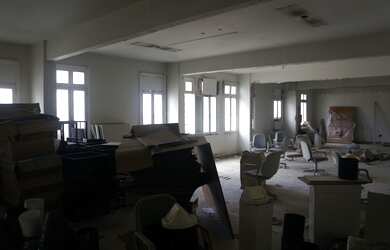 Imagem 3: Sala com 600m2 com vista para Candelária