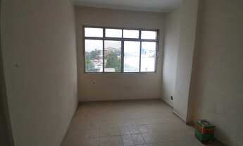 Imagem: Bom Apartamento com 2 Quartos Centro de