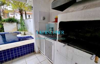 Imagem 4: Casa 4 suítes à venda, com 202m² de A.C. a apenas 60mts da praia em Juquehy