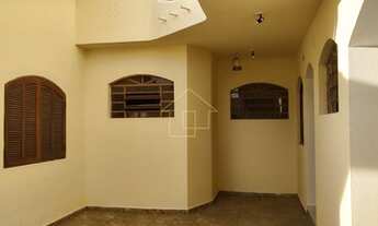 Imagem 2: Sobrado para aluguel e venda tem 208 metros quadrados com 5 quartos