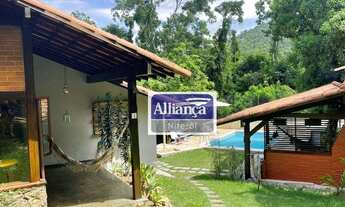 Imagem 2: Casarão no cobiçado condomínio Village Pendotiba - 4 dormitórios (3 suítes), 4 vagas de ga