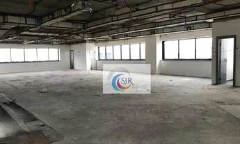 Imagem 6: Conjunto comercial com 572 m² de área útil, com 12 vagas de garagem, piso elevado e ar con