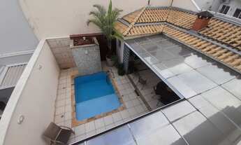 Imagem 3: Casa de condomínio para venda tem 295 metros quadrados com 3 quartos e piscina