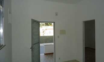 Imagem 7: Casa para aluguel possui 68 metros quadrados com 2 quartos em Vila Valqueire - Rio de Jane