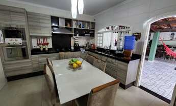 Imagem 6: Casa no Bosque dos Eucaliptos para venda possui 270 metros quadrados com 4 quartos