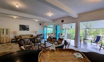 Imagem 6: Casa disponível para venda ou locação com 7 dorms em rua tranquila, próximo da praia