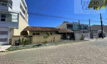 Imagem 2: Casa para Venda em Balneário Piçarras, Itacolomi, 2 dormitórios, 1 banheiro, 1 vaga