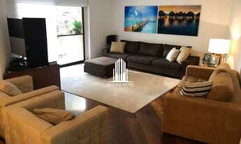 Imagem 2: Apartamento em Moema de 180 com 3 dormitórios e 3 vagas