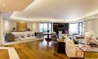 Imagem: 640m² com 4 suítes e 4 vagas no Moema