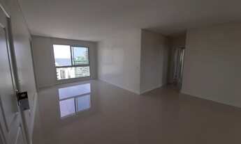 Imagem 2: Amplo apartamento em andar alto