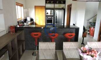 Imagem 4: Sobrado com móveis planejados e piscina