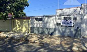 Imagem: Casa à venda 4 Quartos, 3 Vagas, 200M²