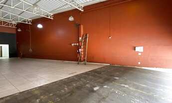 Imagem 6: ALUGA - SALÃO COMERCIAL NA COLÔNIA - RUA MOVIMENTADA - JUNDAÍ/SP tem 321 m2