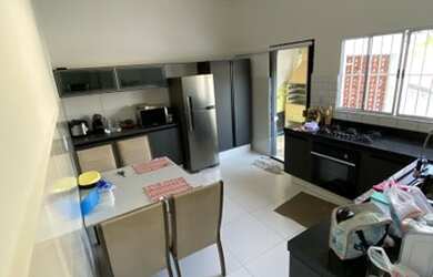 Imagem 3: Imóvel com outra casa no fundo