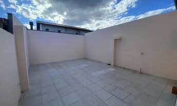 Imagem 6: Sobrado localizado no Schutz, espaçoso terreno