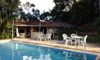 Imagem: Casa cinematográfica 13.000m2 indevassável