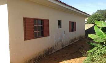 Imagem 2: Casa para venda possui 137 metros quadrados com 2 quartos em Centro - Pradópolis - SP