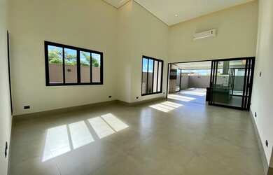 Imagem 4: Casa de condomínio térrea com 198 m², 3 suítes, piscina e gourmet