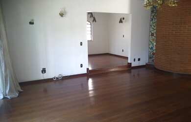 Imagem 6: Casa para aluguel tem 293 metros quadrados com 3 quartos